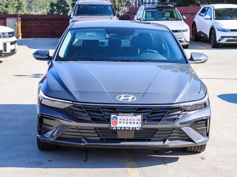 New 2026 Hyundai Elantra Limited FWD image 2