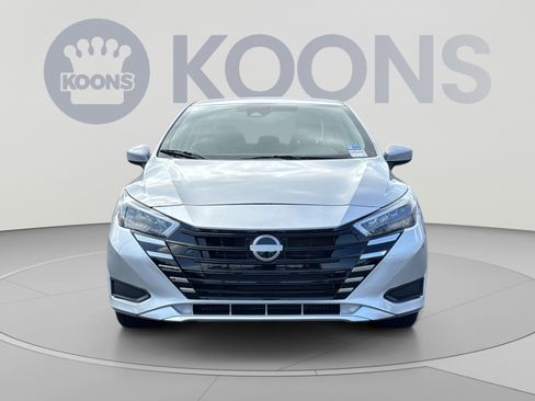 Used 2025 Nissan Versa SV FWD image 11
