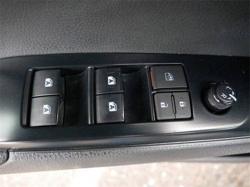 Used 2020 Toyota Camry SE image 18