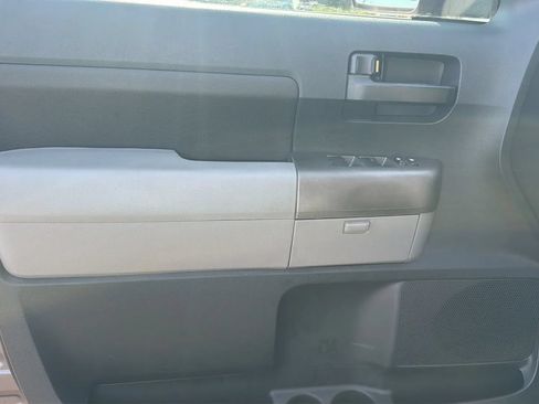Used 2012 Toyota Tundra 4x4 CrewMax w/ SR5 Pkg image 15
