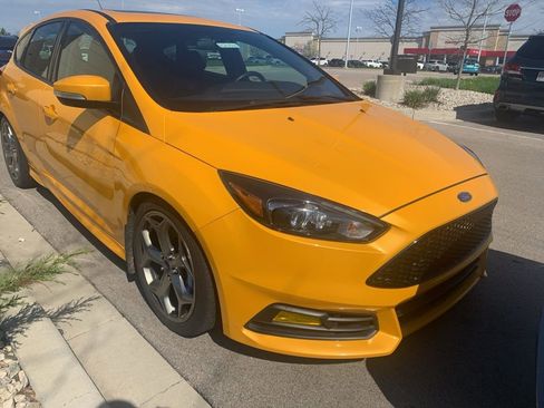 Used 2016 Ford Focus ST w/ Equipment Group 402A FWD image 7