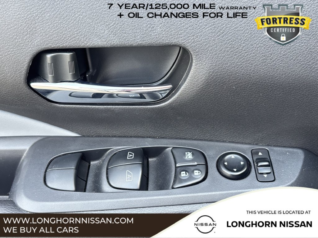 Used 2024 Nissan Kicks SR w/ SR Premium Package FWD image 21