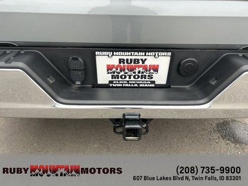 Used 2025 GMC Sierra 1500 SLE image 13