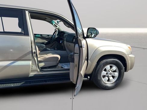 Used 2008 Toyota 4Runner SR5 RWD image 33