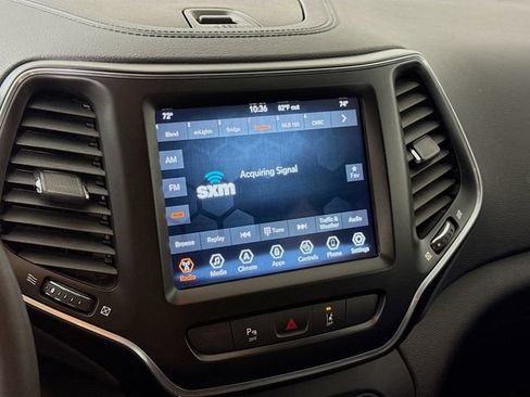 Used 2021 Jeep Cherokee Latitude Lux w/ Comfort/Convenience Group AWD/4WD image 14