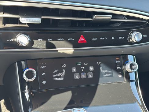 Certified 2026 Genesis GV70 2.5T AWD/4WD image 32