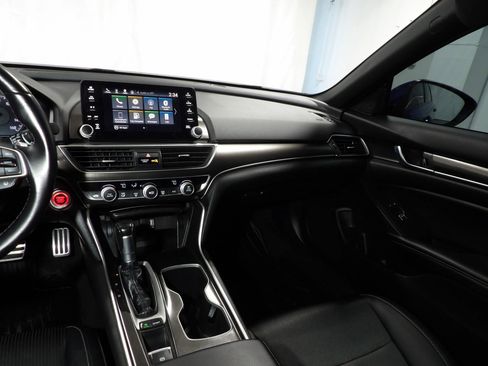 Used 2018 Honda Accord Sport image 14