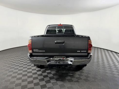 Used 2014 Toyota Tacoma w/ SR5 Package image 10