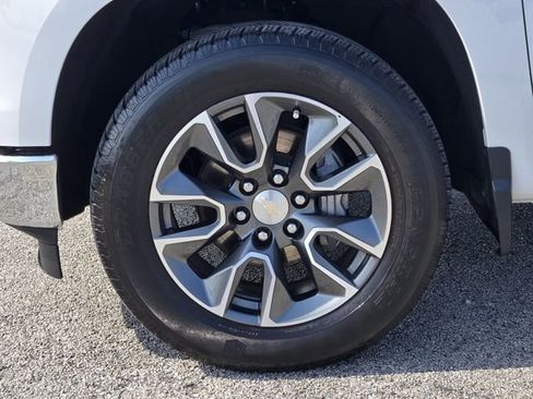 Used 2023 Chevrolet Silverado 1500 LT AWD/4WD image 10
