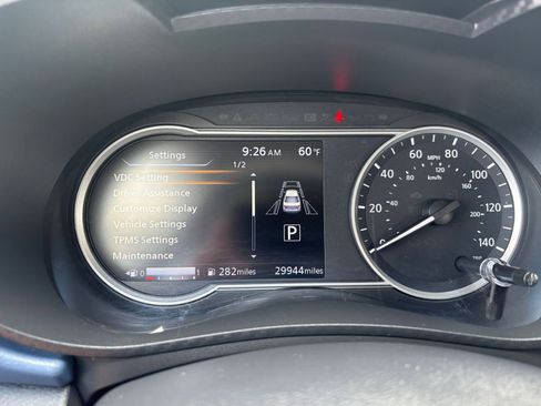 Used 2025 Nissan Versa SV FWD image 38