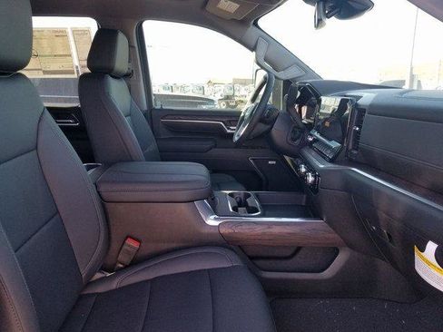 New 2025 GMC Sierra 2500 SLT w/ SLT Premium Package image 13