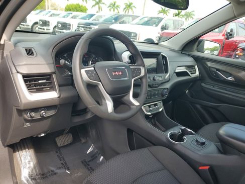 Used 2024 GMC Terrain SLE FWD image 12