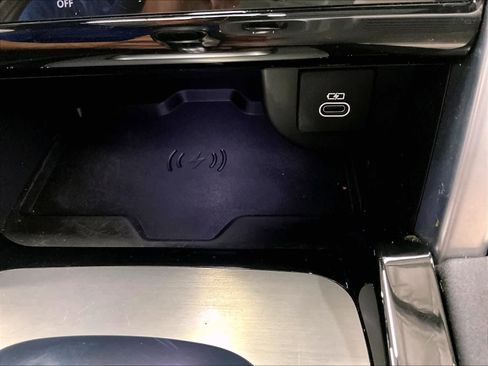 Used 2023 Land Rover Discovery Sport SE image 37