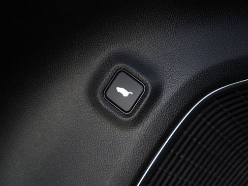 Used 2023 Acura MDX SH-AWD w/ Technology Package image 45