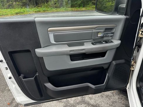 Used 2014 RAM 1500 Classic SLT image 11