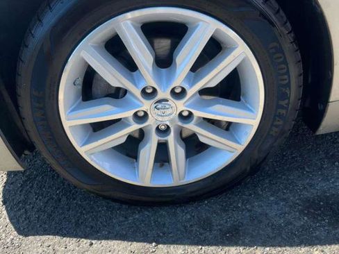 Used 2015 Toyota Avalon XLE FWD image 14