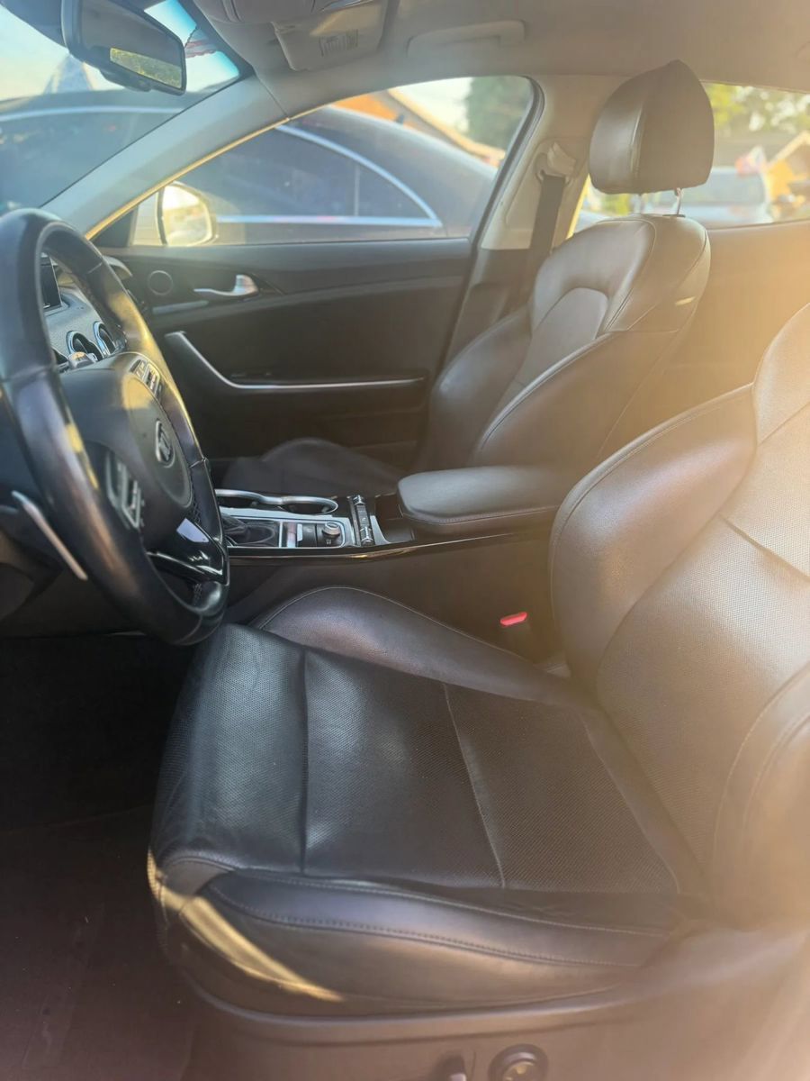 Used 2018 Kia Stinger RWD image 16