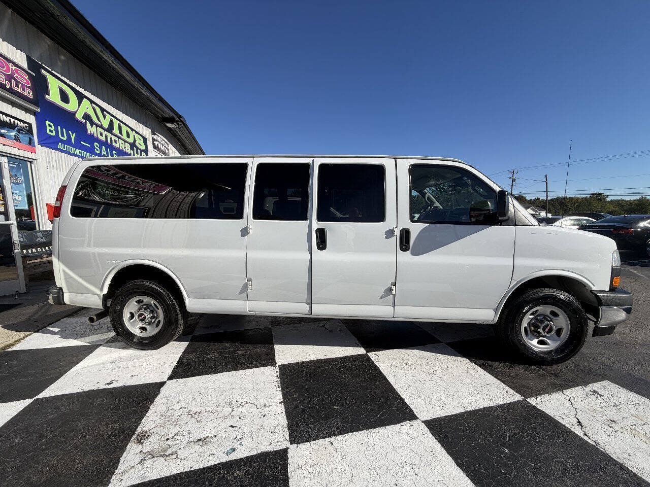 Used 2019 GMC Savana 3500 LT w/ LT Preferred Equipment Group RWD image 5