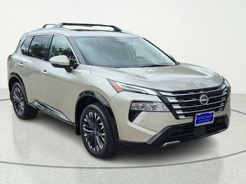 Certified 2025 Nissan Rogue Platinum w/ Platinum Premium Package FWD image 1