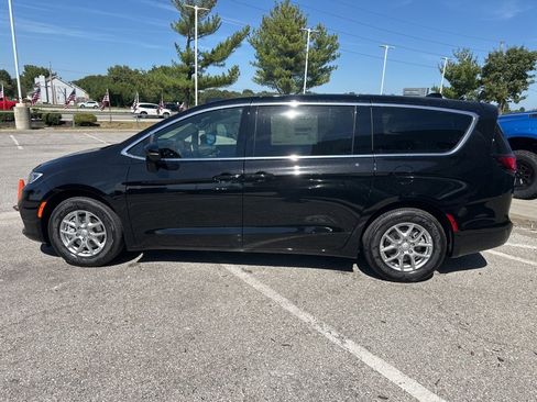 New 2026 Chrysler Pacifica Select image 19