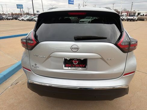 Used 2023 Nissan Murano SV image 19
