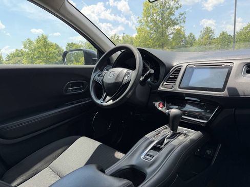 Used 2016 Honda HR-V EX image 19