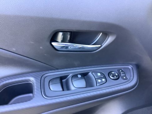 Used 2025 Nissan Versa SV w/ Trunk Package image 23