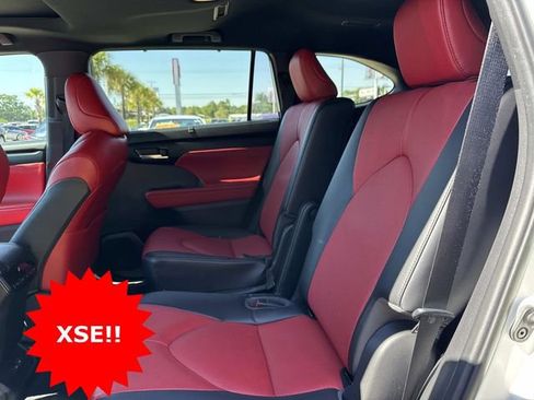 Used 2023 Toyota Highlander XSE image 8