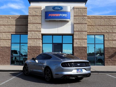 Used 2022 Ford Mustang Premium image 8