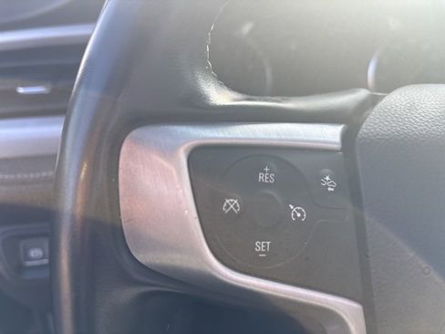 Used 2023 GMC Acadia SLT image 38