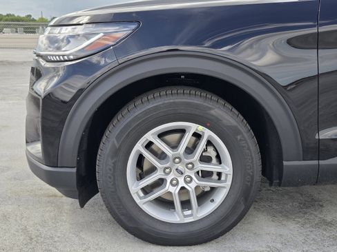 New 2026 Ford Explorer Active w/ Active Comfort Package RWD image 5
