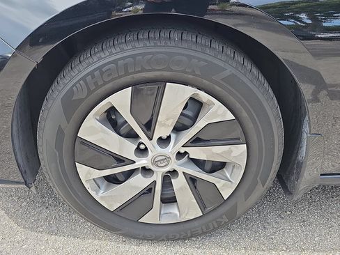 Certified 2024 Nissan Altima 2.5 S FWD image 10