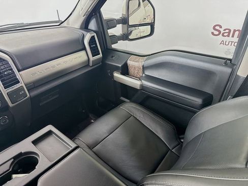 Used 2018 Ford F250 Lariat w/ Lariat Value Package AWD/4WD image 22