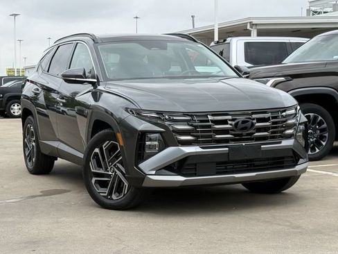 Used 2025 Hyundai Tucson Limited AWD/4WD image 2