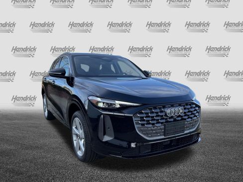 Used 2025 Audi Q5 Premium w/ Premium Plus AWD/4WD image 2