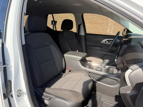 Used 2021 Chevrolet Traverse LS FWD image 10