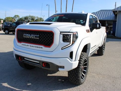 Used 2022 GMC Sierra 1500 AT4 w/ AT4 Premium Package AWD/4WD image 3