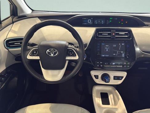 Used 2017 Toyota Prius Three image 26
