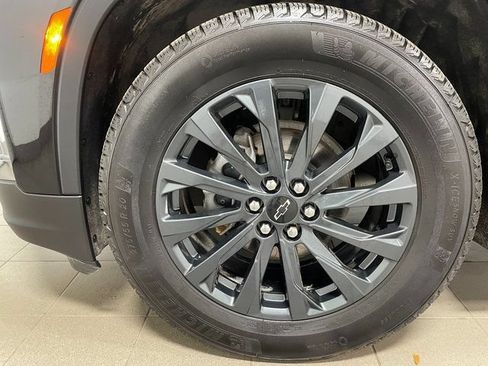 Used 2023 Chevrolet Traverse RS AWD/4WD image 7