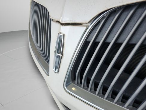 Used 2014 Lincoln MKT FWD image 22