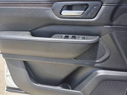 Used 2025 Nissan Armada SL w/ Captain's Chari Seat Package RWD image 22
