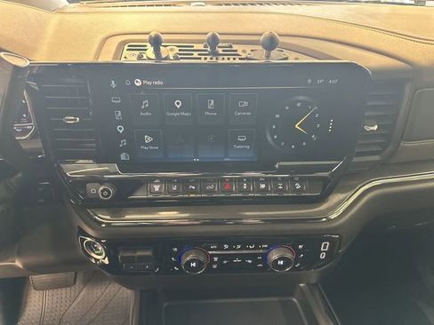 Used 2025 Chevrolet Silverado 2500 ZR2 w/ Technology Package AWD/4WD image 3