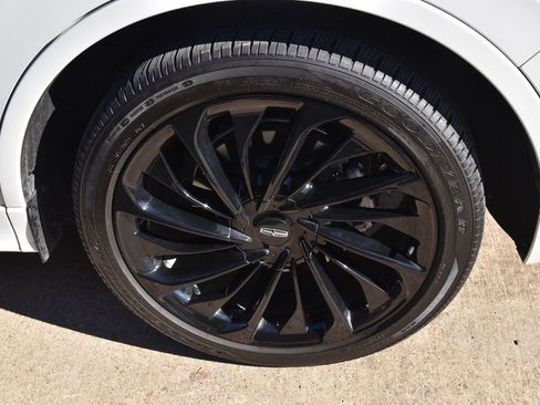 Certified 2023 Lincoln Aviator Reserve w/ Equipment Group 201A image 10