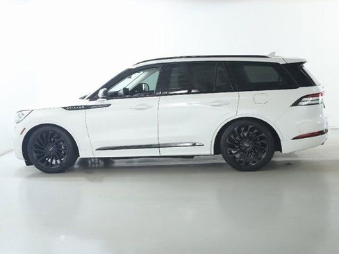 Used 2023 Lincoln Aviator Black Label w/ Jet Package image 40