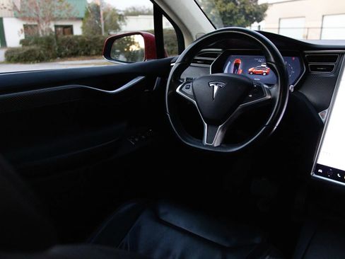 Used 2017 Tesla Model X 75D image 46