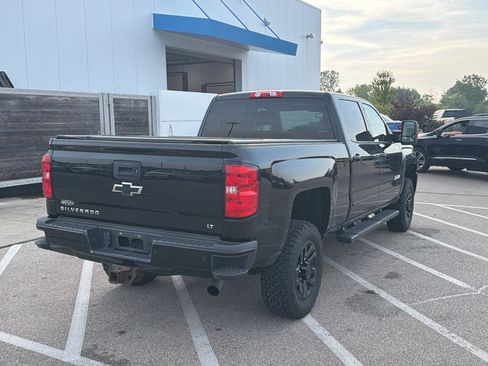 Used 2017 Chevrolet Silverado 2500 LT w/ Midnight Edition AWD/4WD image 5