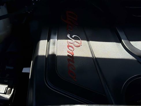 Used 2019 Alfa Romeo Stelvio image 22