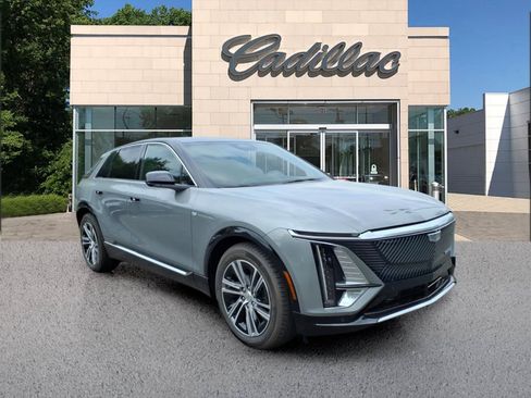 New 2026 Cadillac Lyriq Luxury AWD/4WD image 6