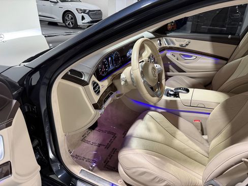 Used 2018 Mercedes-Benz S 450 Sedan image 18