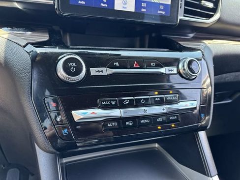Used 2022 Ford Explorer Limited AWD/4WD image 26